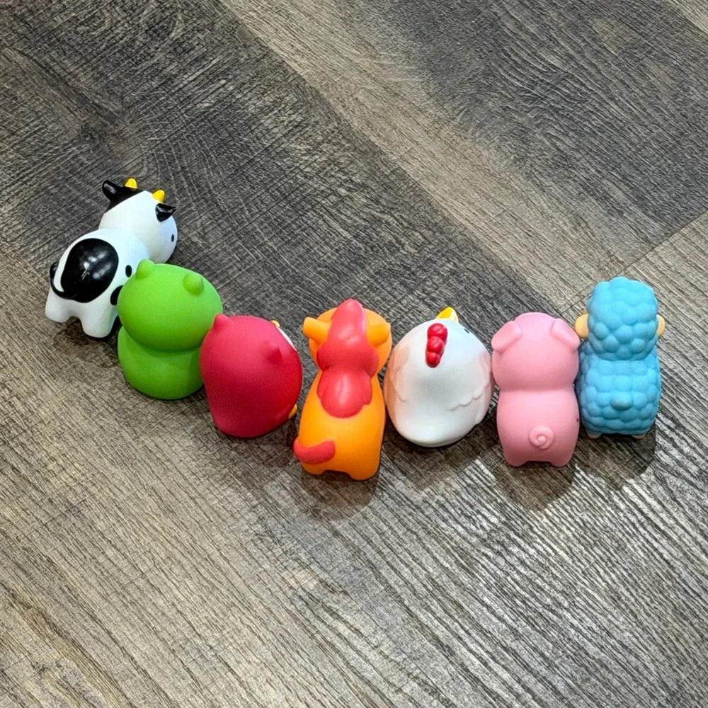Munchkin Barnyard Friends Animal Bath Squirts Set of 7 Cow Pig Sheep Frog Owl